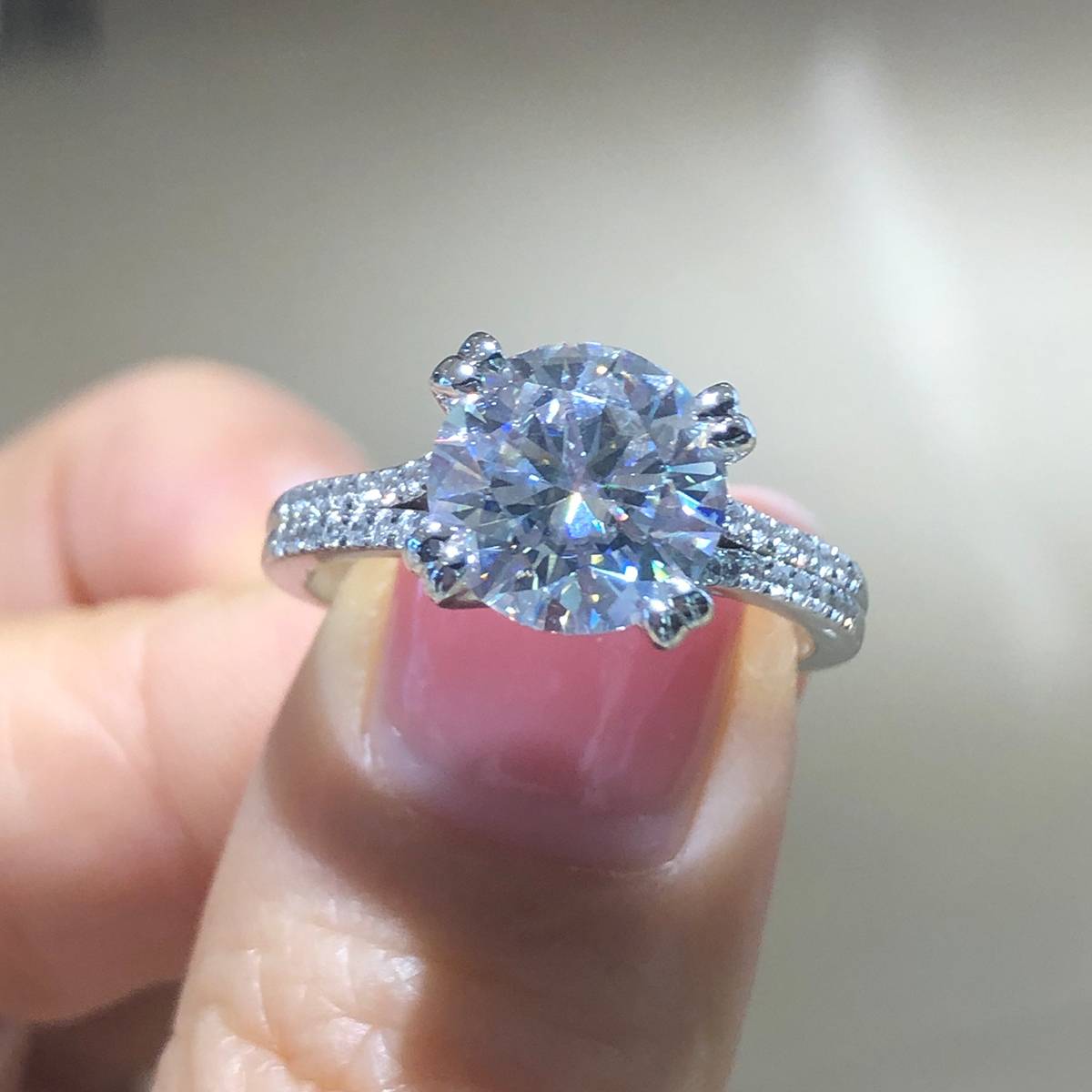 Single Head Women's Ring S925 Silver Plated Platinum Women's Ring Customized Selection Main Stone Moissanite 3.0ct/Side Stone Cubic Zirconia